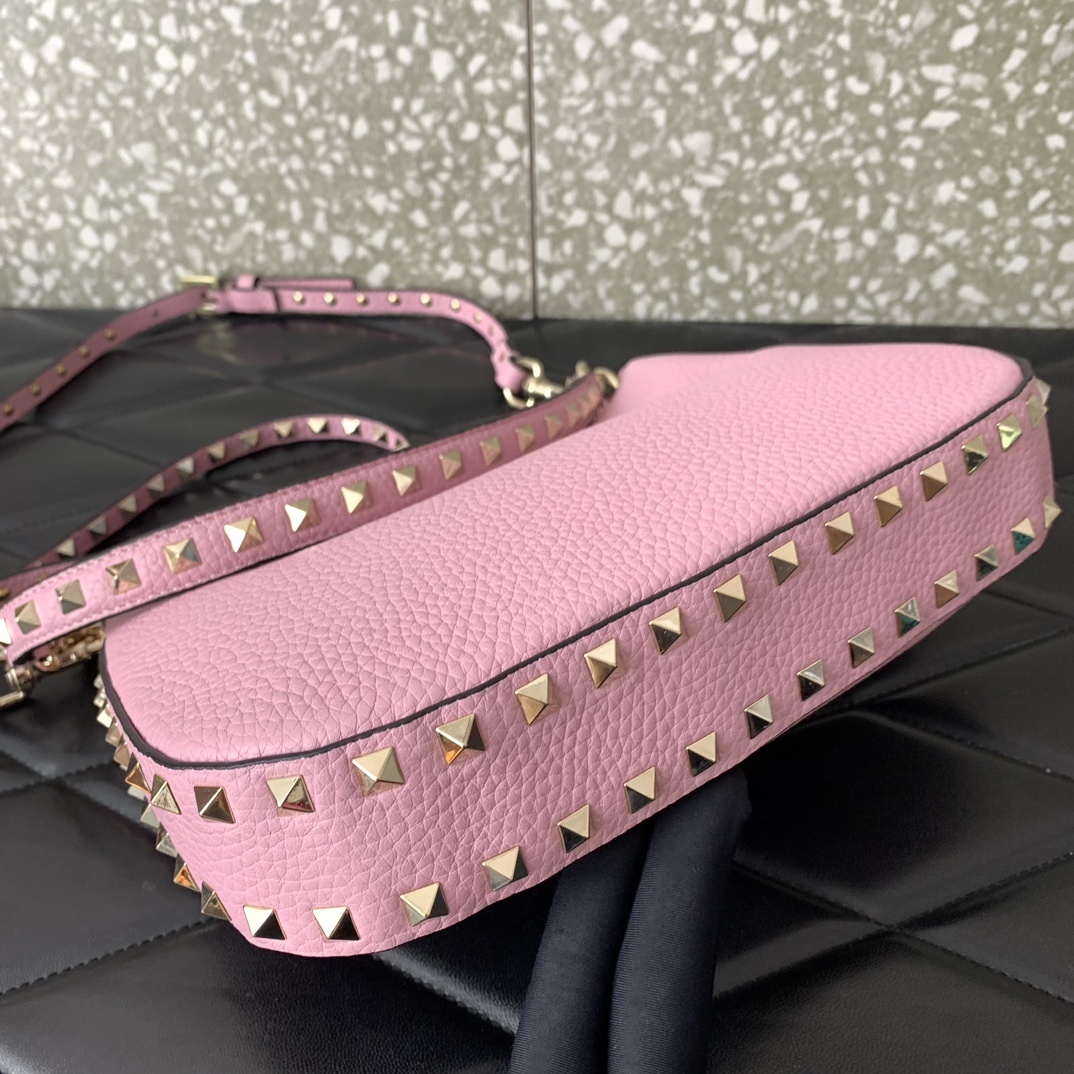 Valentino Garavani Rockstud Small Hobo Bag in Pink Grainy Calfskin